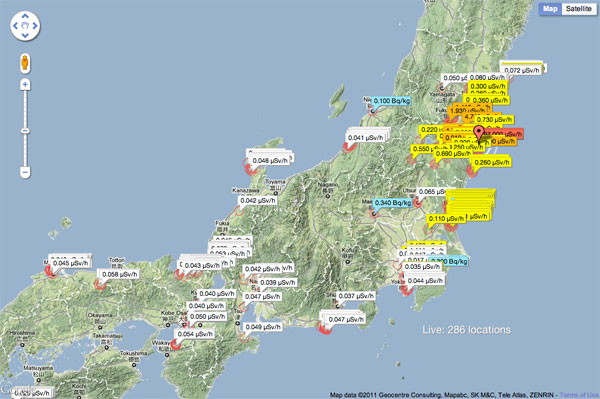 Data z Geiger-Müller detektorů z různých koutů Japonska.
